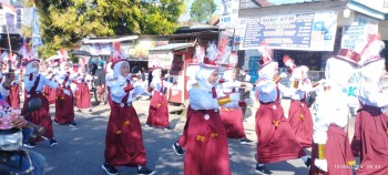Lomba Gerak Jalan Indah Kecamatan ;arompong